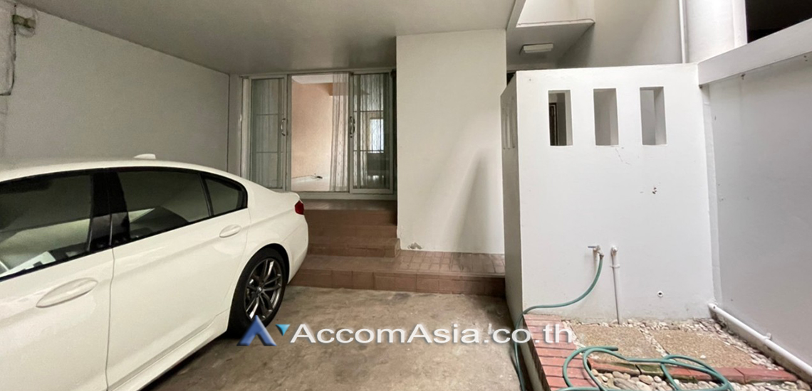 14  3 br Townhouse For Rent in Sathorn ,Bangkok BRT Nararam 3 at Modern style 2515528