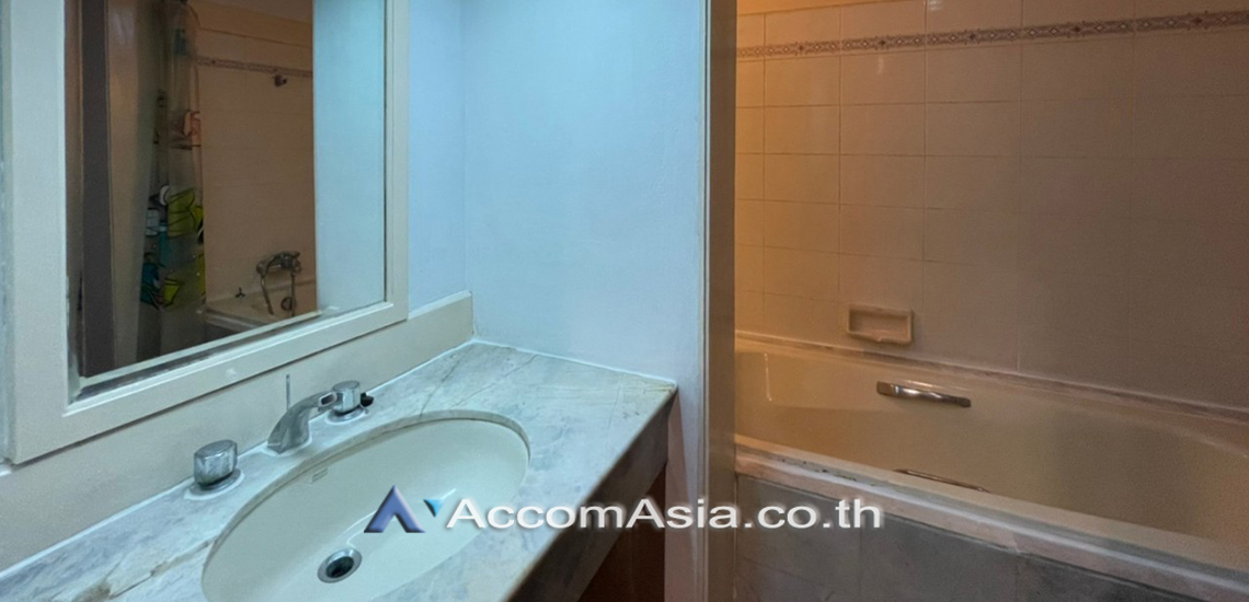 17  3 br Townhouse For Rent in Sathorn ,Bangkok BRT Nararam 3 at Modern style 2515528