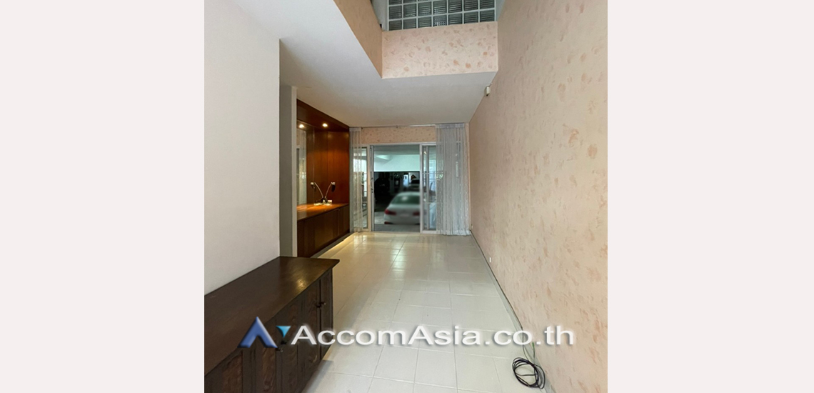 22  3 br Townhouse For Rent in Sathorn ,Bangkok BRT Nararam 3 at Modern style 2515528