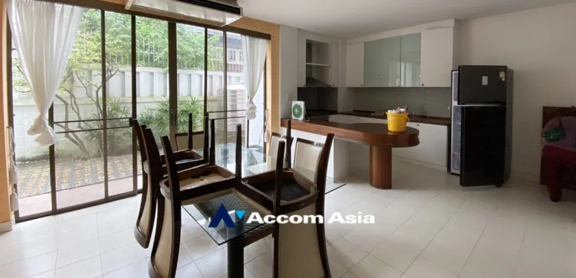 unit 3 Bedrooms  Townhouse For Rent in Sathorn, Bangkok  near BRT Nararam 3 (2515529)
