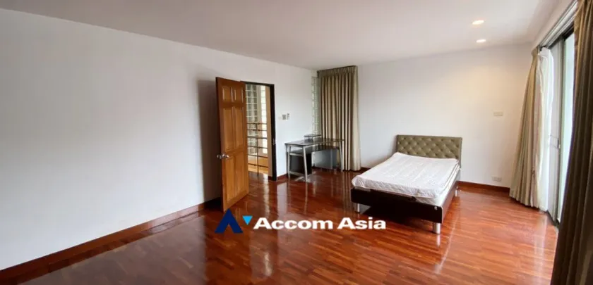 13  3 br Townhouse For Rent in Sathorn ,Bangkok BRT Nararam 3 at Modern style 2515529