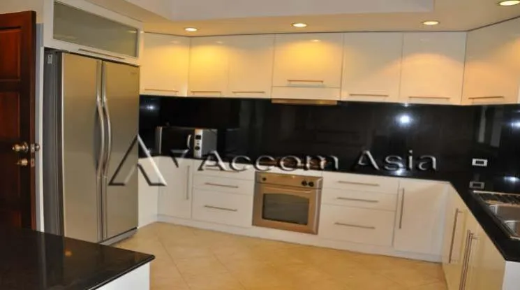 unit 3 Bedrooms  Apartment For Rent in Sukhumvit, Bangkok  near BTS Phrom Phong (1415534)