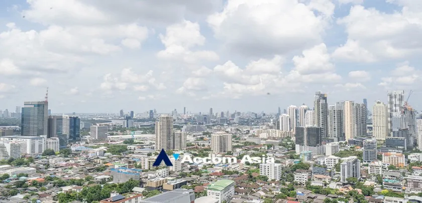 unit 3 Bedrooms  Condominium For Rent in Sukhumvit, Bangkok  near BTS Thong Lo (1515646)