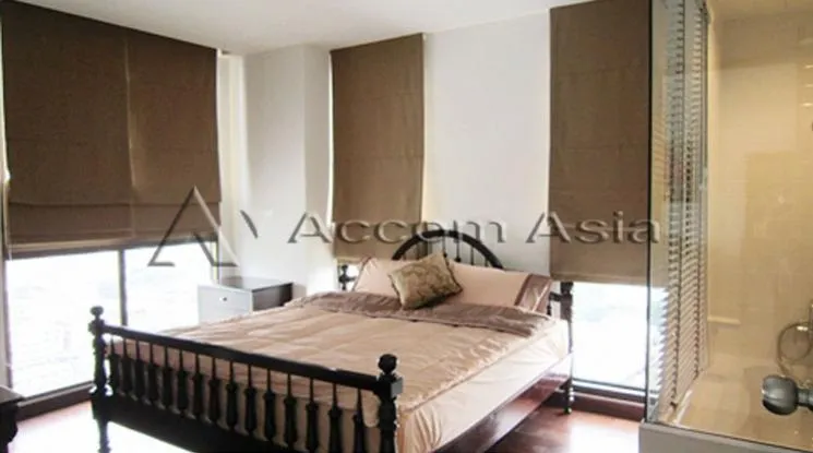 unit 2 Bedrooms  Condominium For Rent in Charoen Nakhon, Bangkok  near BTS Wongwian Yai (1515712)