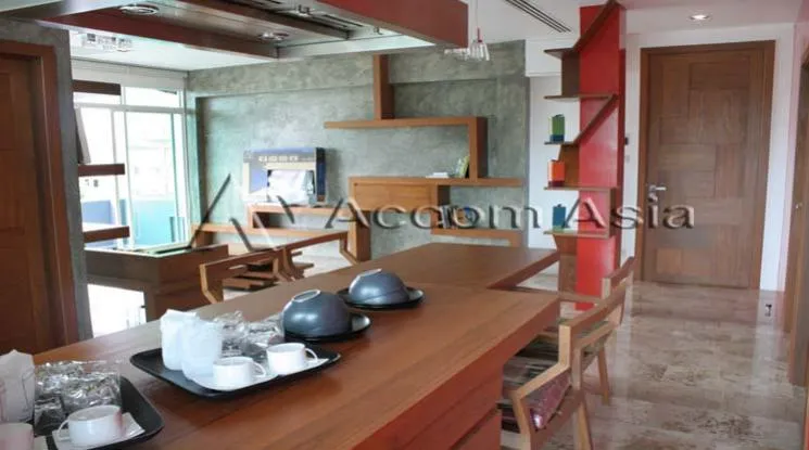 unit 2 Bedrooms  Apartment For Rent in Phaholyothin, Bangkok  near BTS Ari (1415781)