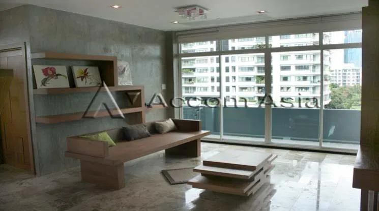 unit 2 Bedrooms  Apartment For Rent in Phaholyothin, Bangkok  near BTS Ari (1415781)