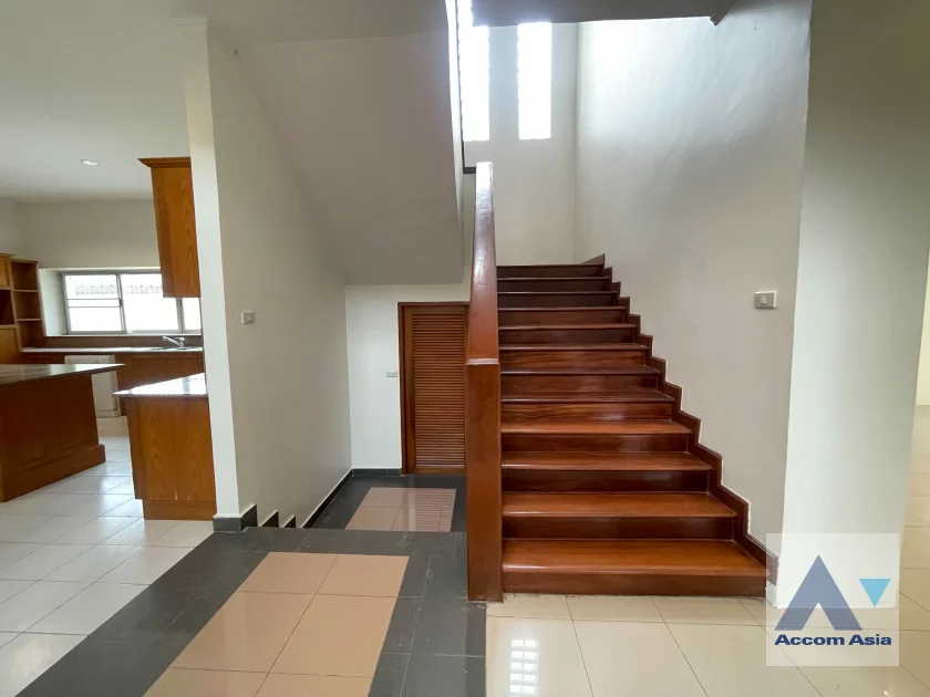 7  4 br House For Rent in Pattanakarn ,Bangkok BTS On Nut at Panya Pattanakarn Village 1815795