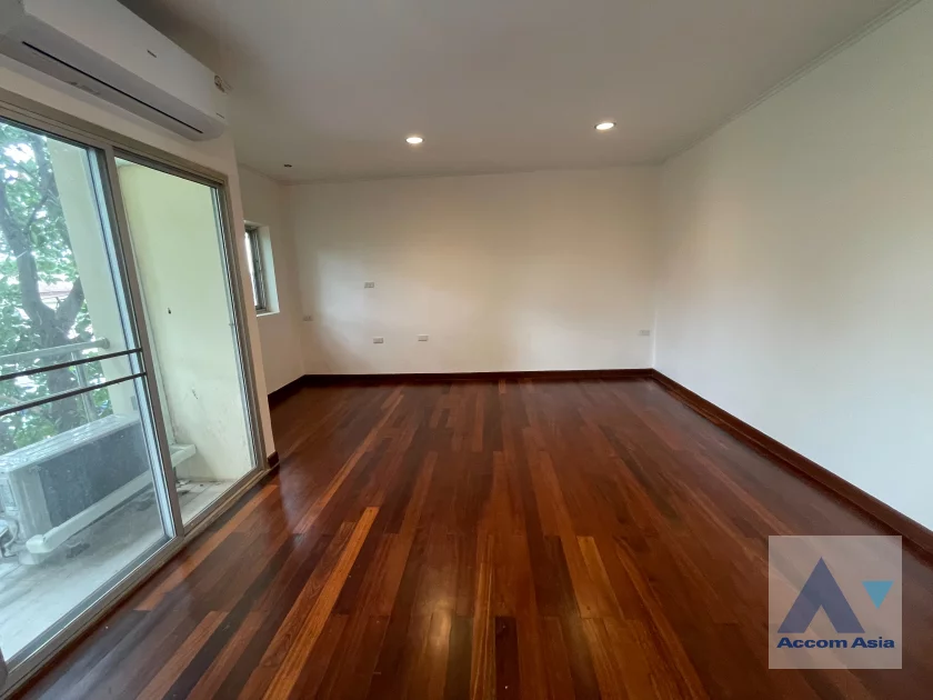 9  4 br House For Rent in Pattanakarn ,Bangkok BTS On Nut at Panya Pattanakarn Village 1815795