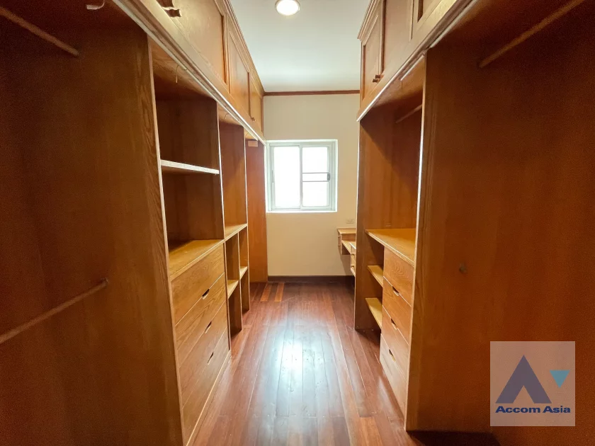 16  4 br House For Rent in Pattanakarn ,Bangkok BTS On Nut at Panya Pattanakarn Village 1815795