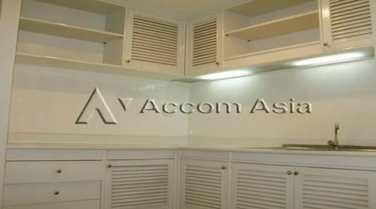 unit 3 Bedrooms  Condominium For Rent in Sukhumvit, Bangkok  near BTS Ekkamai (1515890)