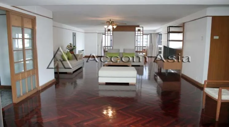 unit 3 Bedrooms  Apartment For Rent in Sukhumvit, Bangkok  near BTS Nana (1415930)