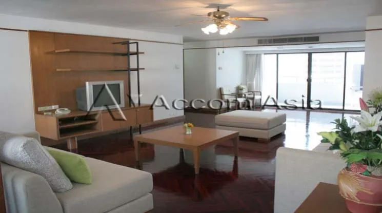 unit 3 Bedrooms  Apartment For Rent in Sukhumvit, Bangkok  near BTS Nana (1415930)