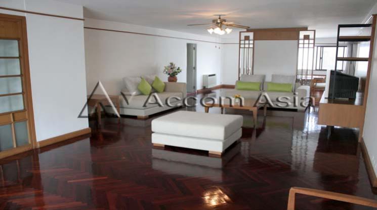  1  3 br Apartment For Rent in Sukhumvit ,Bangkok BTS Nana at Perfect for Pet lovers Apartment, near NIST Intl 1415930