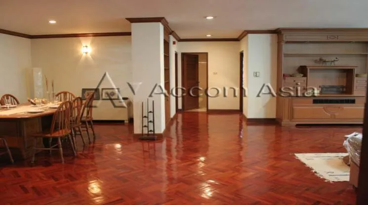 unit 2 Bedrooms  Apartment For Rent & Sale in Sukhumvit, Bangkok  near MRT Phetchaburi - BTS Asok (1415956)