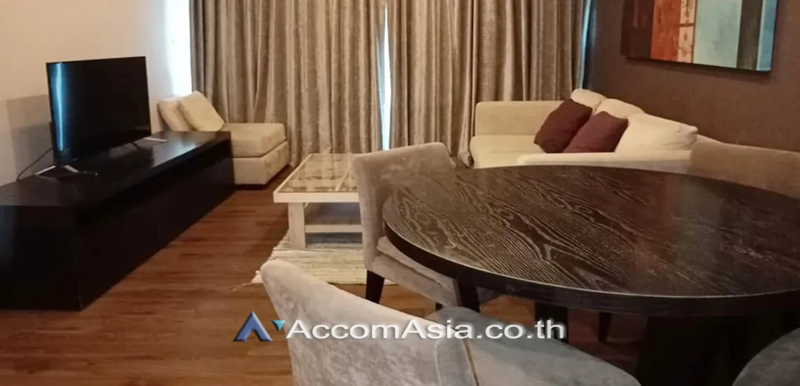 unit 2 Bedrooms  Condominium For Rent in Sathorn, Bangkok  near BTS Sala Daeng - MRT Lumphini (1515998)