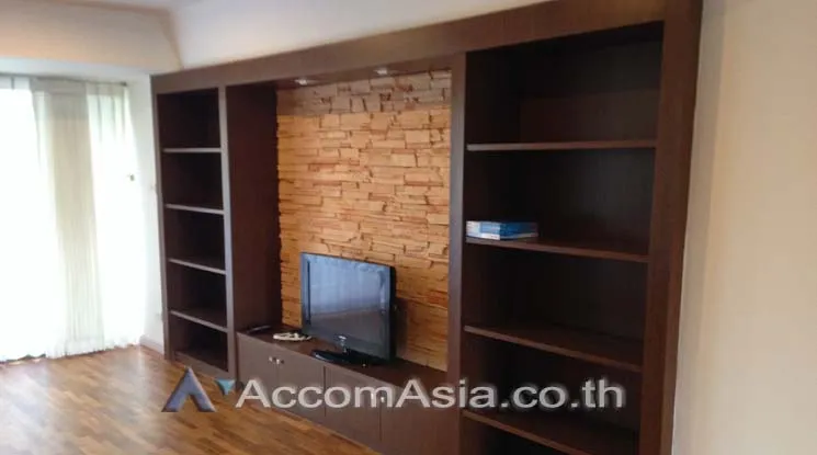 9  3 br Apartment for rent and sale in Sukhumvit ,Bangkok BTS Asok at Family Apartment with Lake View 1416079