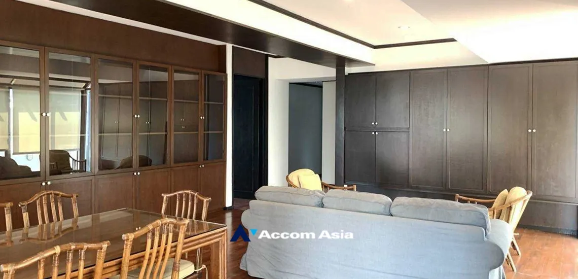 unit 3 Bedrooms  Apartment For Rent in Phaholyothin, Bangkok  near BTS Ari (1416197)
