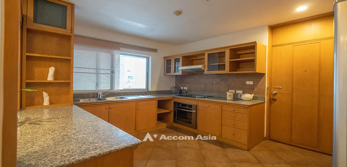 4  3 br Apartment For Rent in Sathorn ,Bangkok MRT Lumphini at Cozy and Convenient Apartment Near Garden Intl 1416287