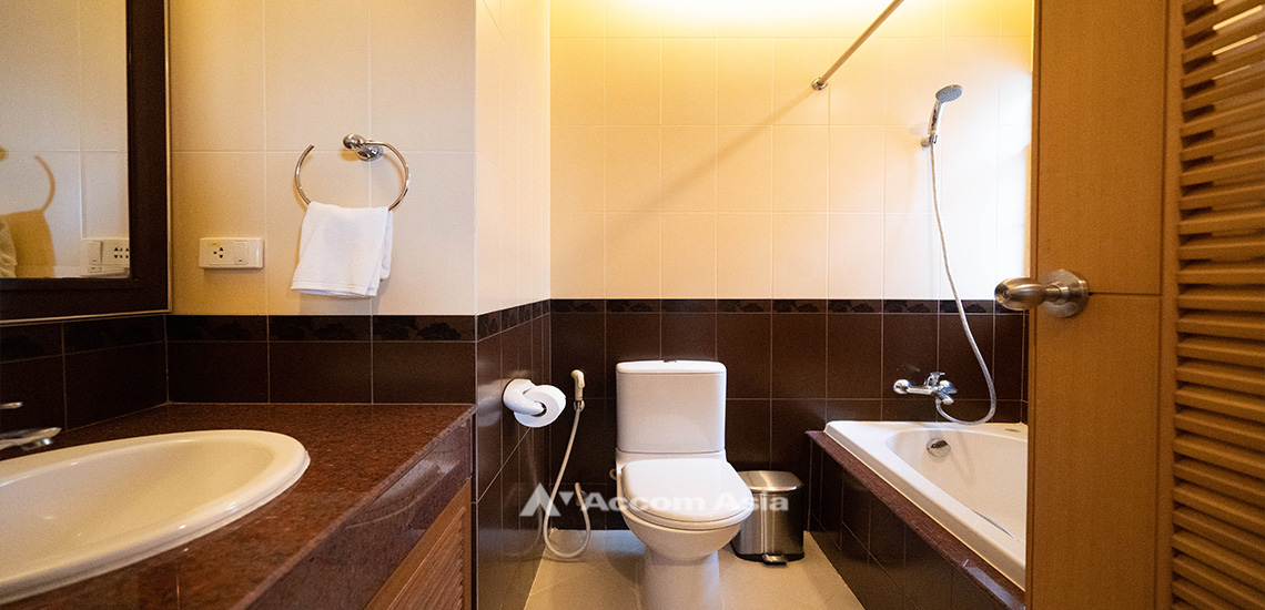 11  3 br Apartment For Rent in Sathorn ,Bangkok MRT Lumphini at Cozy and Convenient Apartment Near Garden Intl 1416287