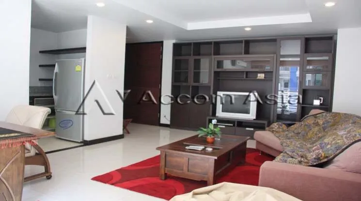 unit 2 Bedrooms  Condominium For Rent in Sukhumvit, Bangkok  near BTS Ekkamai (1516342)