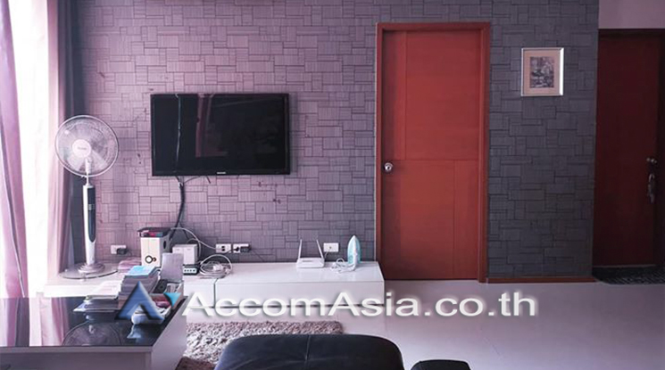  1  2 br Condominium For Sale in Charoen Nakhon ,Bangkok BTS Krung Thon Buri at Villa Sathorn 1416423