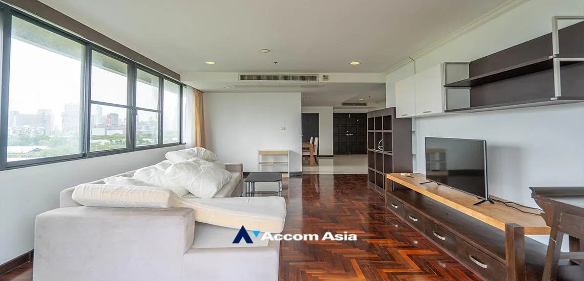 Big Balcony |  Lake Green Condominium  2 Bedroom for Rent BTS Nana in Sukhumvit Bangkok