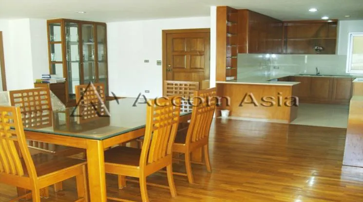unit 3 Bedrooms  Condominium For Rent in Sathorn, Bangkok  near BRT Sathorn - BTS Chong Nonsi (1516496)