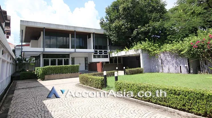 unitGarden, Home Office |  3 Bedrooms  House For Rent in Sukhumvit, Bangkok  near BTS Thong Lo (1716575)