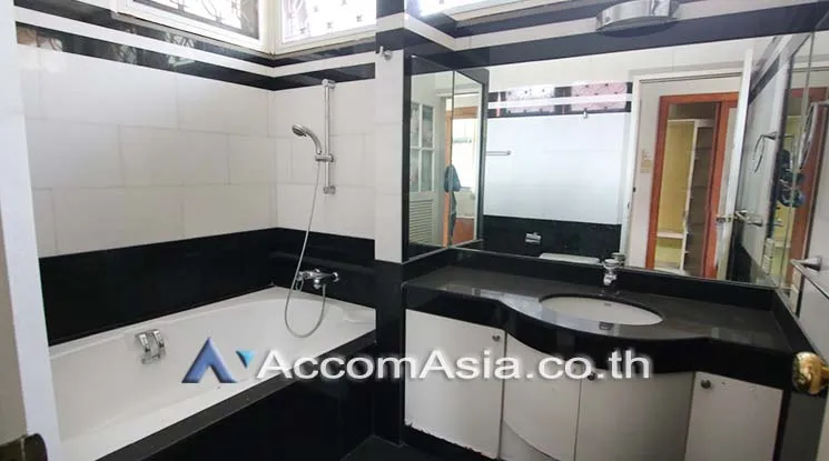 12  3 br House For Rent in Sukhumvit ,Bangkok BTS Thong Lo 1716575