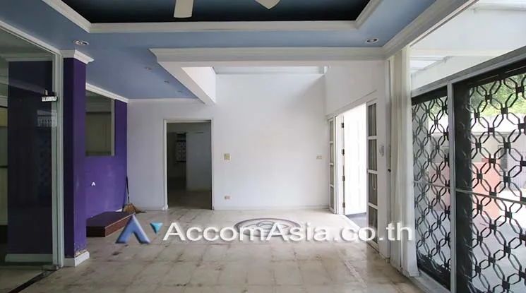 unitGarden, Home Office |  3 Bedrooms  House For Rent in Sukhumvit, Bangkok  near BTS Thong Lo (1716575)