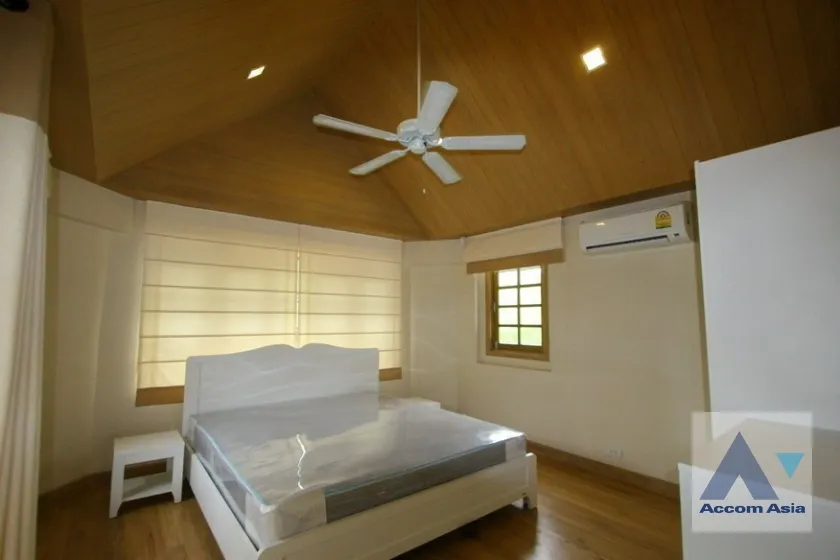 unitPet friendly |  4 Bedrooms  House For Rent in Sukhumvit, Bangkok  near BTS Phrom Phong (2316628)