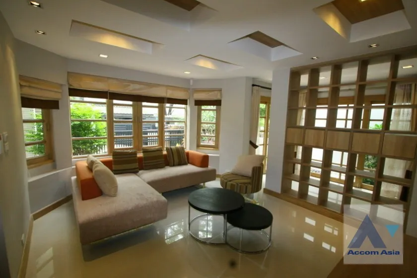 unitPet friendly |  4 Bedrooms  House For Rent in Sukhumvit, Bangkok  near BTS Phrom Phong (2316628)
