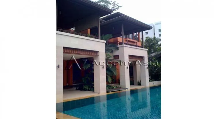 unitPet friendly |  4 Bedrooms  House For Rent & Sale in Sukhumvit, Bangkok  near BTS Thong Lo (1816645)
