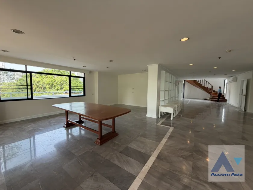 unitHuge Terrace, Duplex Condo, Penthouse, Pet friendly |  4 Bedrooms  Apartment For Rent & Sale in Sukhumvit, Bangkok  near BTS Thong Lo (20685)