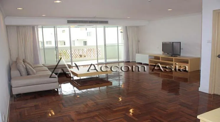 unit 3 Bedrooms  Apartment For Rent in Sathorn, Bangkok  near BTS Chong Nonsi (1416860)
