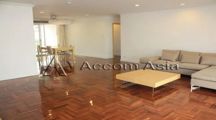 unit 3 Bedrooms  Apartment For Rent in Sathorn, Bangkok  near BTS Chong Nonsi (1416860)