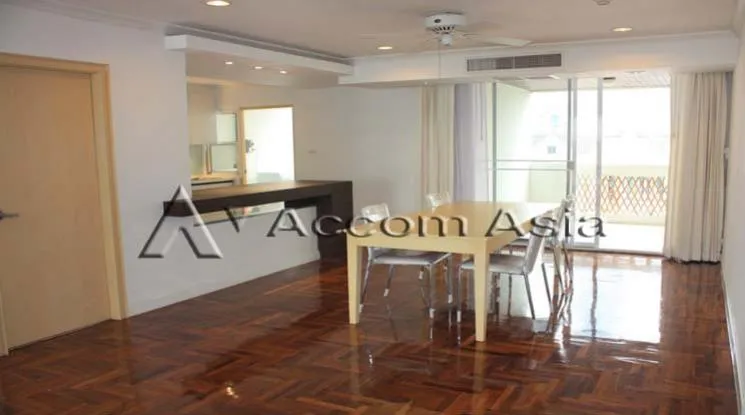 unit 3 Bedrooms  Apartment For Rent in Sathorn, Bangkok  near BTS Chong Nonsi (1416860)
