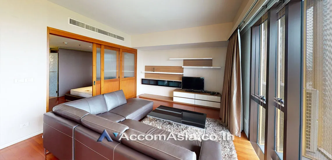 unit 1 Bedroom  Condominium For Rent in Ploenchit, Bangkok  near BTS Ratchadamri (1516864)