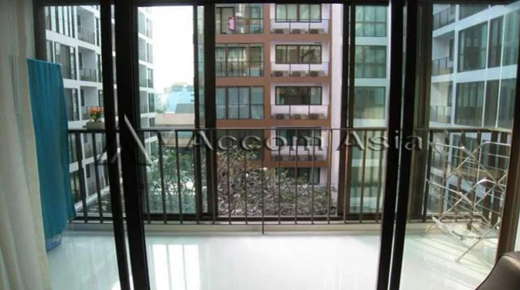 unit 2 Bedrooms  Condominium For Rent in Charoen Nakhon, Bangkok  near BTS Wongwian Yai (1516917)