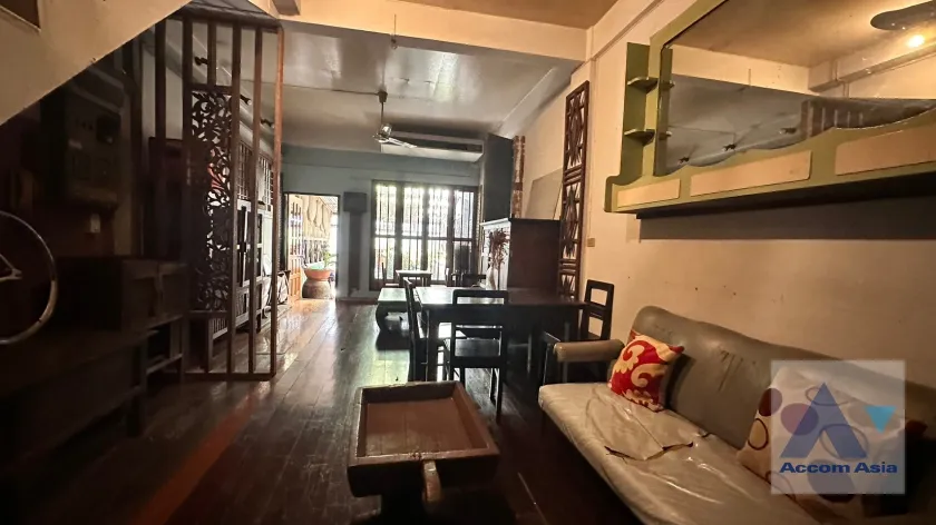 unitHome Office |  4 Bedrooms  House For Rent in Sukhumvit, Bangkok  near BTS Phra khanong - BTS Ekkamai (2217040)