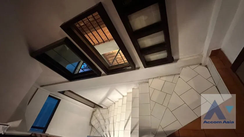 6  4 br House For Rent in Sukhumvit ,Bangkok BTS Phra khanong - BTS Ekkamai 2217040