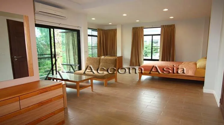 unit 2 Bedrooms  Apartment For Rent in Sathorn, Bangkok  near MRT Lumphini (1417053)
