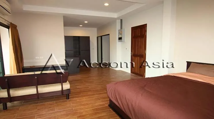 unit 2 Bedrooms  Apartment For Rent in Sathorn, Bangkok  near MRT Lumphini (1417053)