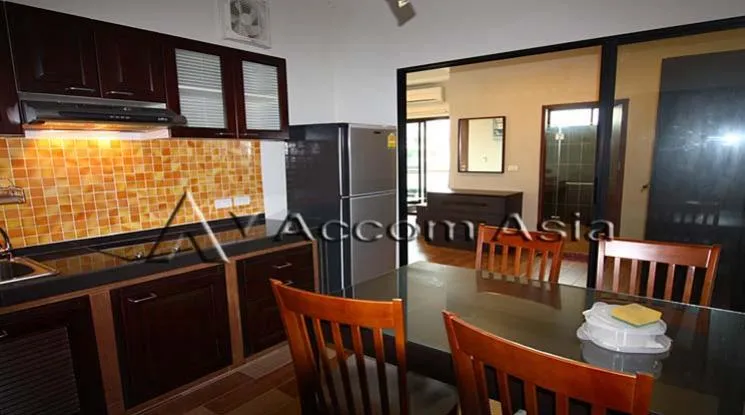 unit 2 Bedrooms  Apartment For Rent in Sathorn, Bangkok  near MRT Lumphini (1417053)