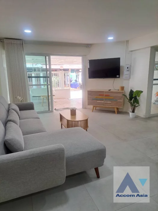  2  3 br House For Rent in Sukhumvit ,Bangkok BTS Ekkamai 1717086