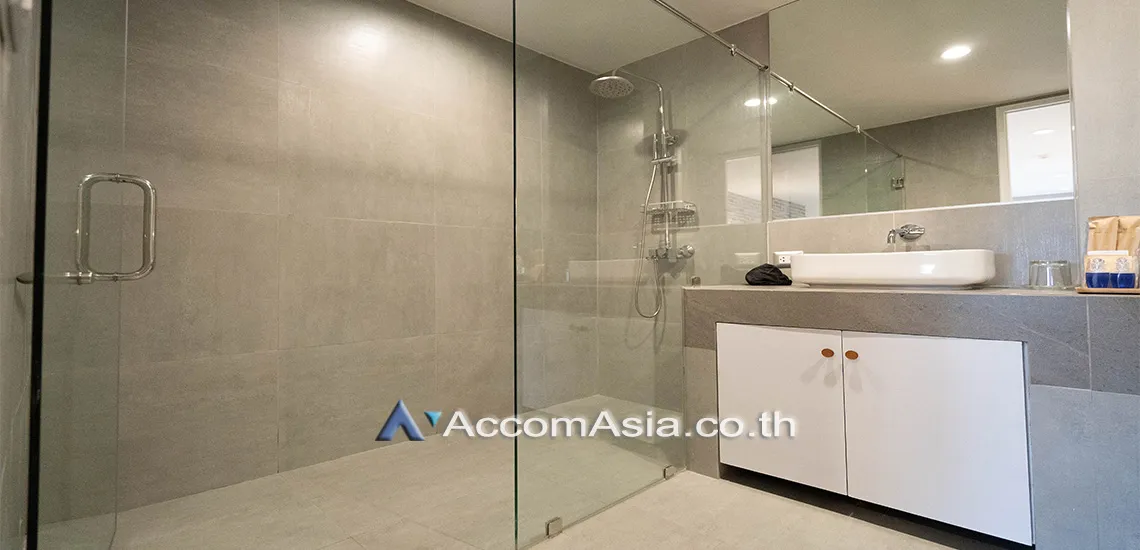 11  3 br Apartment For Rent in Ploenchit ,Bangkok BTS Chitlom - MRT Lumphini at Low-Rise Cozy Apartment, 5 mins walk to Lumpini park 1417185