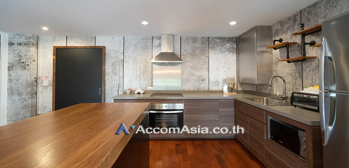 8  3 br Apartment For Rent in Ploenchit ,Bangkok BTS Chidlom - MRT Lumphini at Low-Rise Cozy Apartment, 5 mins walk to Lumpini park 1417185