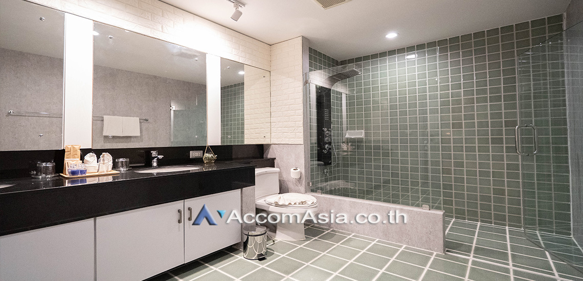 9  3 br Apartment For Rent in Ploenchit ,Bangkok BTS Chitlom - MRT Lumphini at Low-Rise Cozy Apartment, 5 mins walk to Lumpini park 1417185