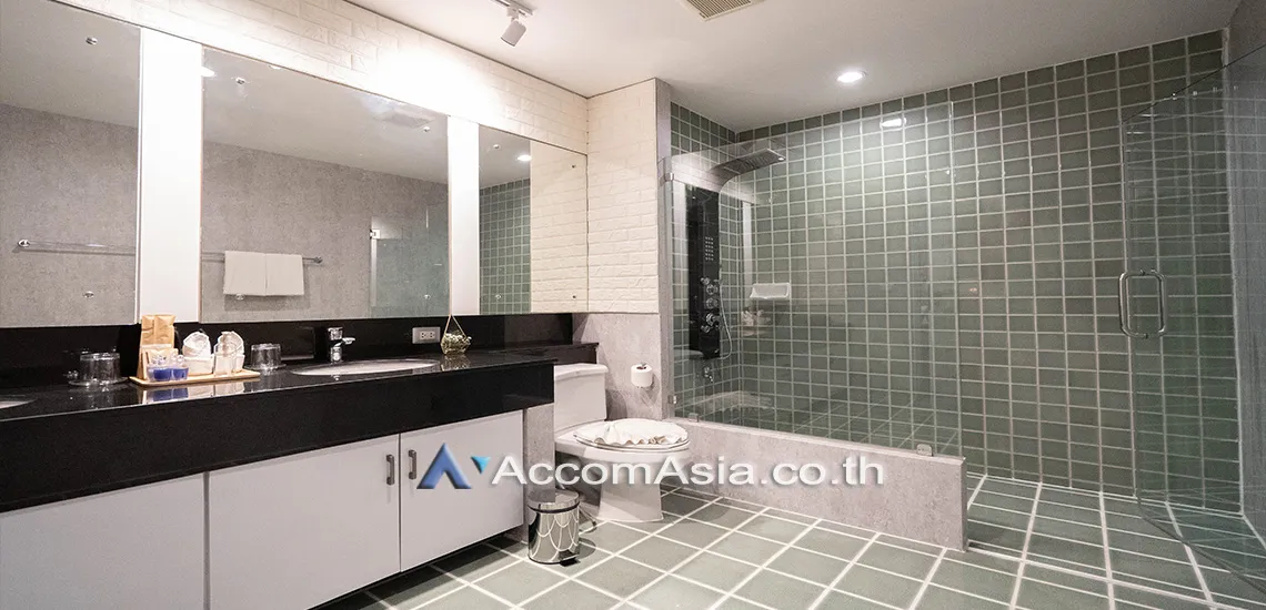 9  3 br Apartment For Rent in Ploenchit ,Bangkok BTS Chitlom - MRT Lumphini at Low-Rise Cozy Apartment, 5 mins walk to Lumpini park 1417185