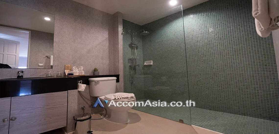 10  3 br Apartment For Rent in Ploenchit ,Bangkok BTS Chidlom - MRT Lumphini at Low-Rise Cozy Apartment, 5 mins walk to Lumpini park 1417185
